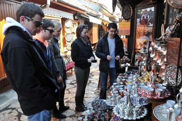 STUDENTI IZ SAD-a : Iako su stranci, u Sarajevu se osjećaju kao kod kuće