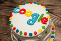 Google slavi 15. rođendan, zabavite se igricom