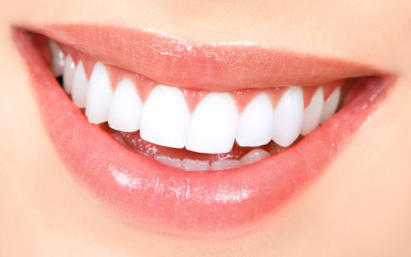 Prirodno sredstvo za bijele zube: Zadržate blistav osmijeh
