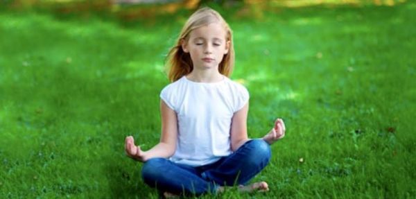 Četri načina da djeca počnu meditirati